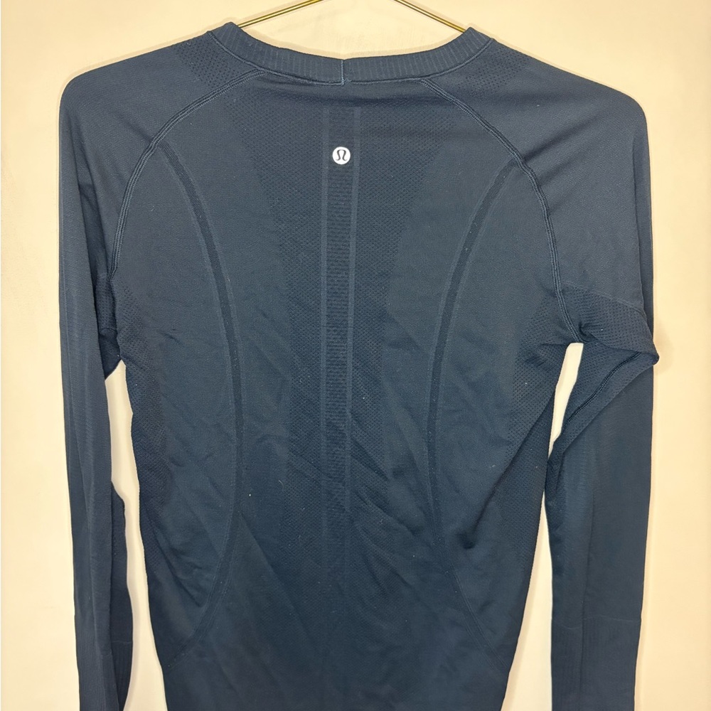 lululemon athletica Long Sleeve Top in Deep Navy